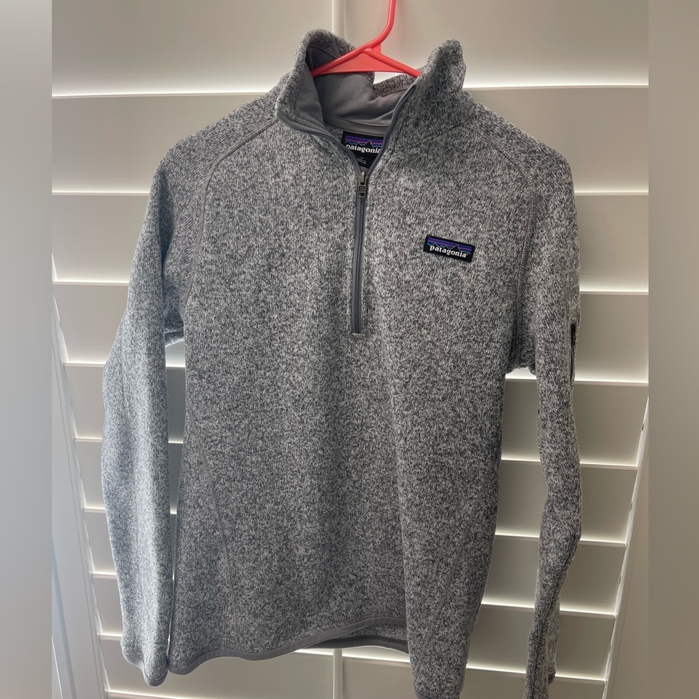 women’s size M Patagonia pullover